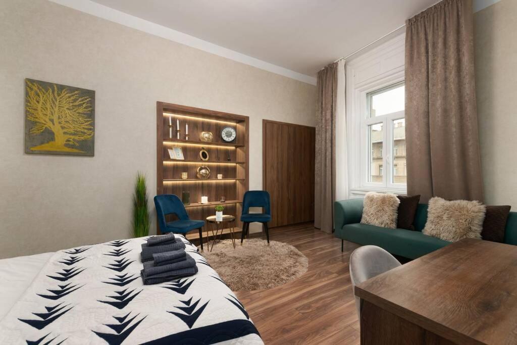 Contemporary Hidden Gem Art-deco Apartamento