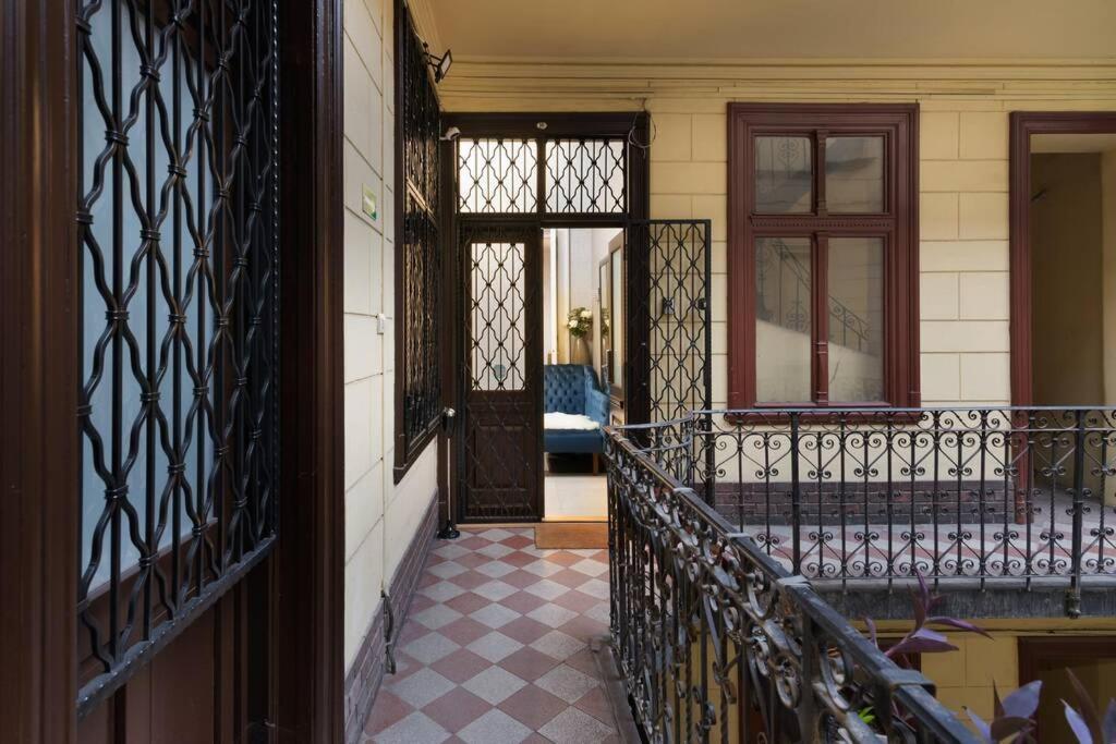 Contemporary Hidden Gem Art-deco Apartamento *