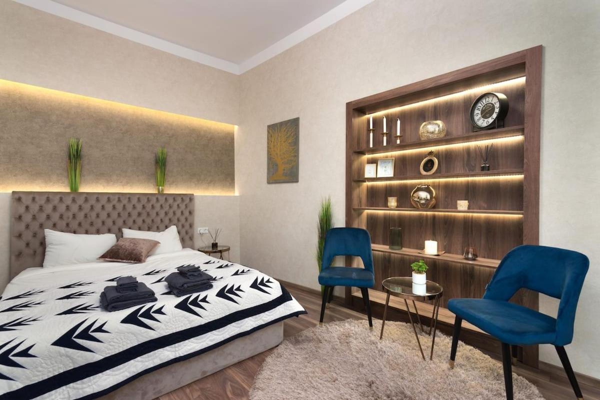 Contemporary Hidden Gem Art-deco Boedapest